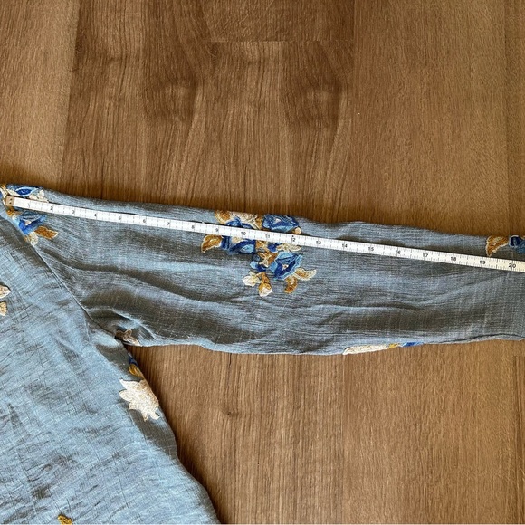 Floral Embroidered Button-Up Tunic - Picture 8 of 8